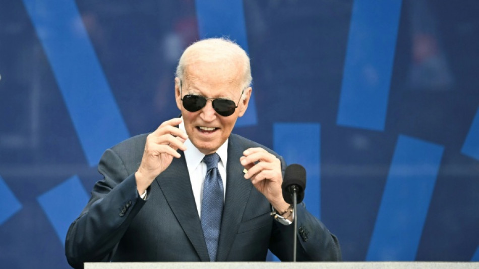 Biden anuncia un libro de memorias y asegura que el tratamiento contra el c&aacute;ncer va "realmente bien"
