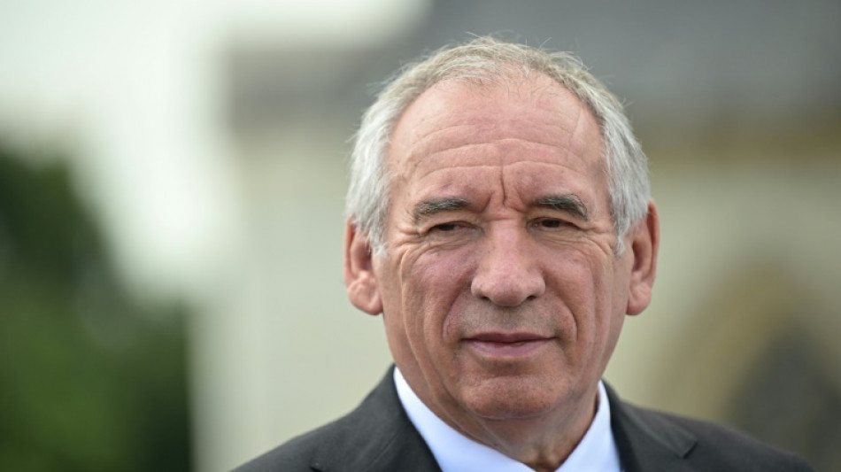 Accord UE/USA : Bayrou regrette "un jour sombre", la classe politique d&eacute;nonce "une d&eacute;faite"