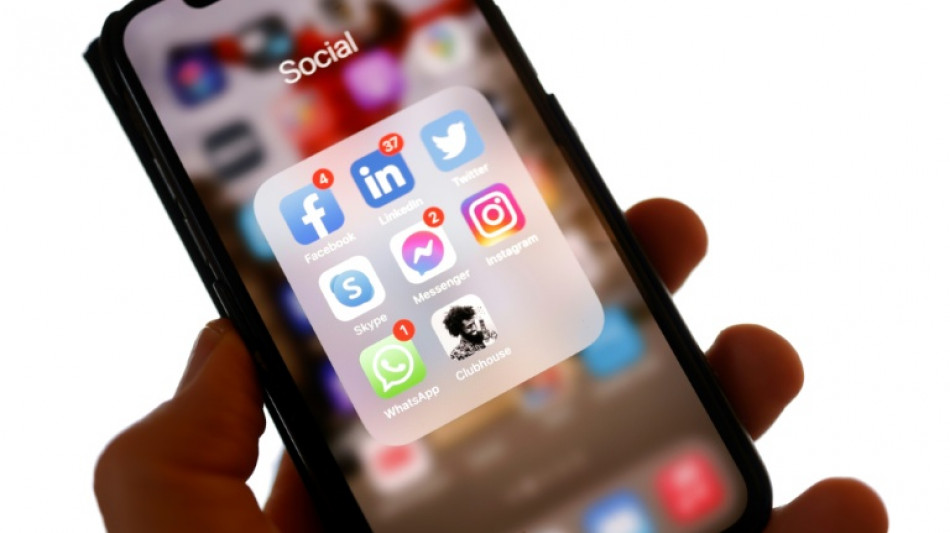 Umfrage: 84 Prozent der Schüler an weiterführenden Schulen nutzen Klassenchats