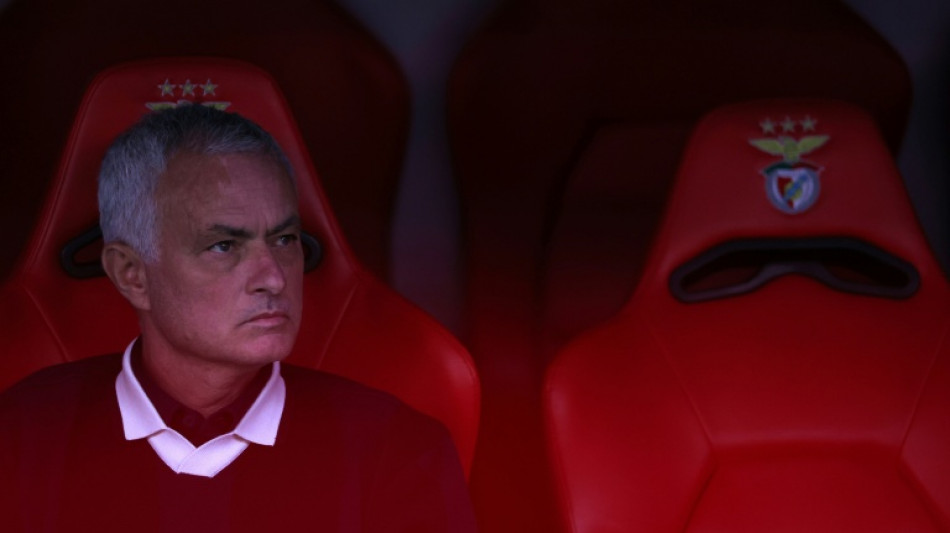 El Fenerbah&ccedil;e despide a Mourinho tras quedar fuera de la Liga de Campeones