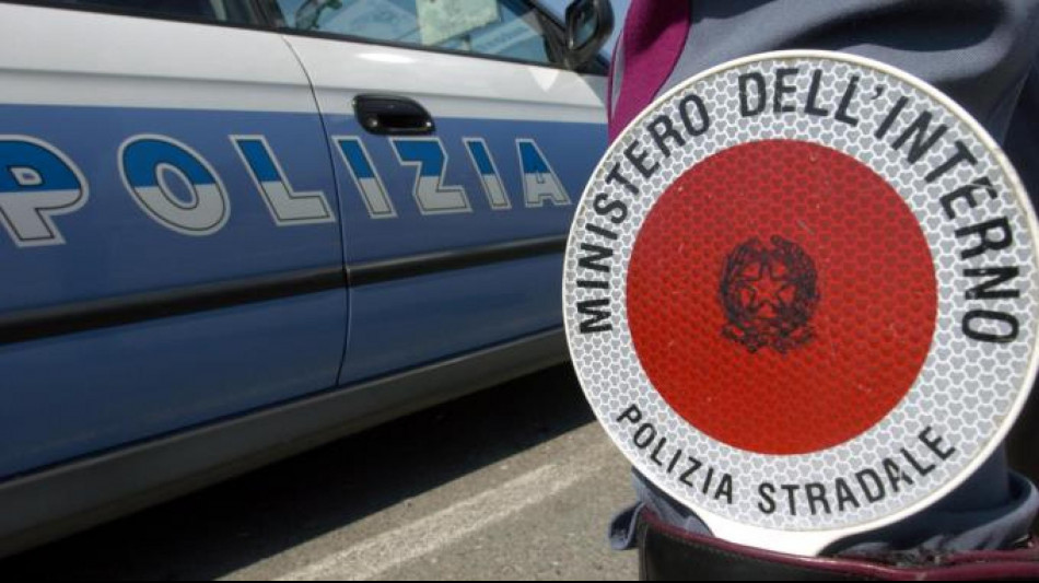 Schianto tra auto e moto, muore una 18enne mentre andava a scuola