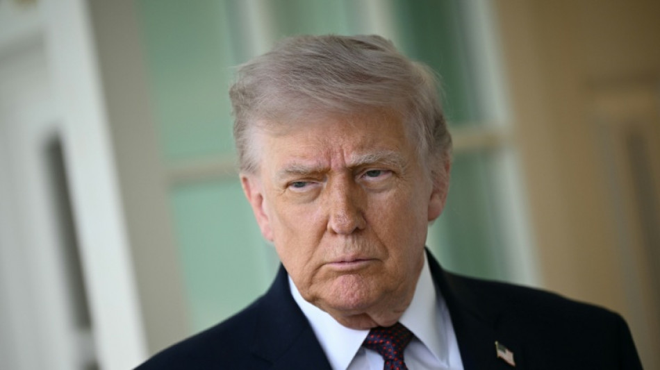 EUA anuncia bloqueio naval completo; Ir&atilde; amea&ccedil;a obstruir exporta&ccedil;&otilde;es de petr&oacute;leo