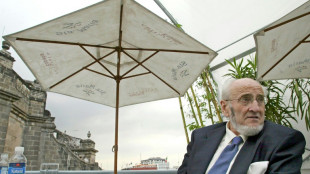 &Aacute;lvaro Pombo celebra el humor y la iron&iacute;a al agradecer el Premio Cervantes