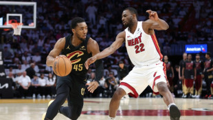 Cavaliers scorch Heat, Warriors down Rockets in thriller