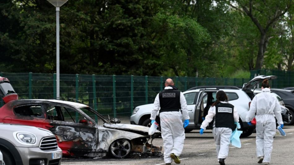 França registra novos ataques coordenados contra penitenciárias
