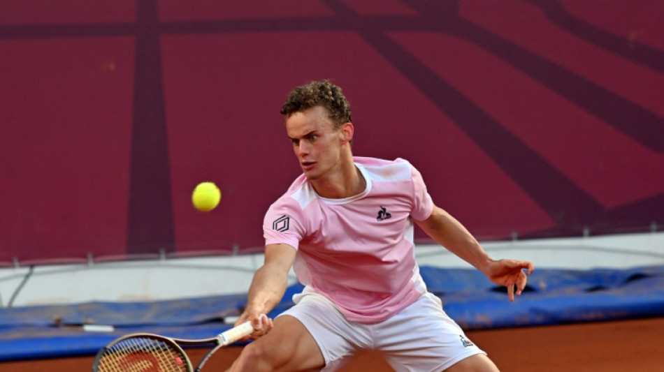 Djokovic avanza en Banja Luka pese a sufrir ante el prometedor franc&eacute;s Van Assche