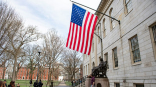 Trump intensifica ameaças a Harvard, que se recusa a atender às suas exigências
