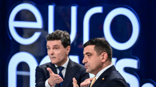 La Roumanie aux urnes pour un duel pr&eacute;sidentiel serr&eacute;