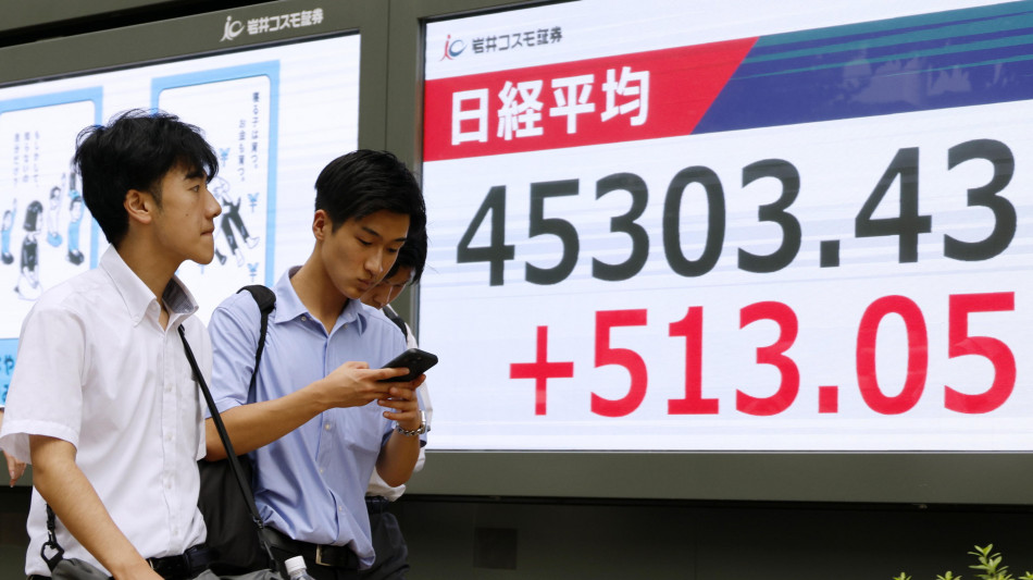 Borsa: Tokyo, apertura in rialzo (+0,39%)