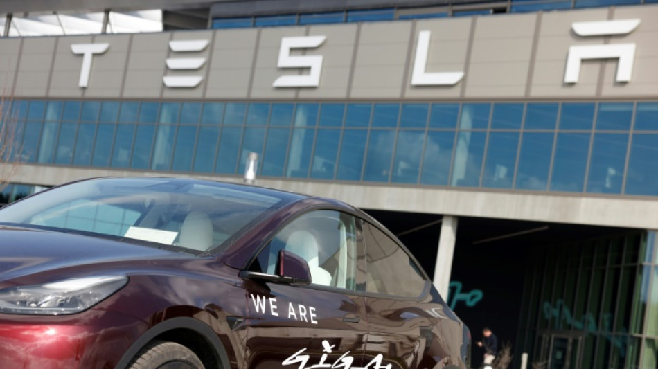 Caboss&eacute; en Bourse, Tesla attendu au tournant sur sa strat&eacute;gie