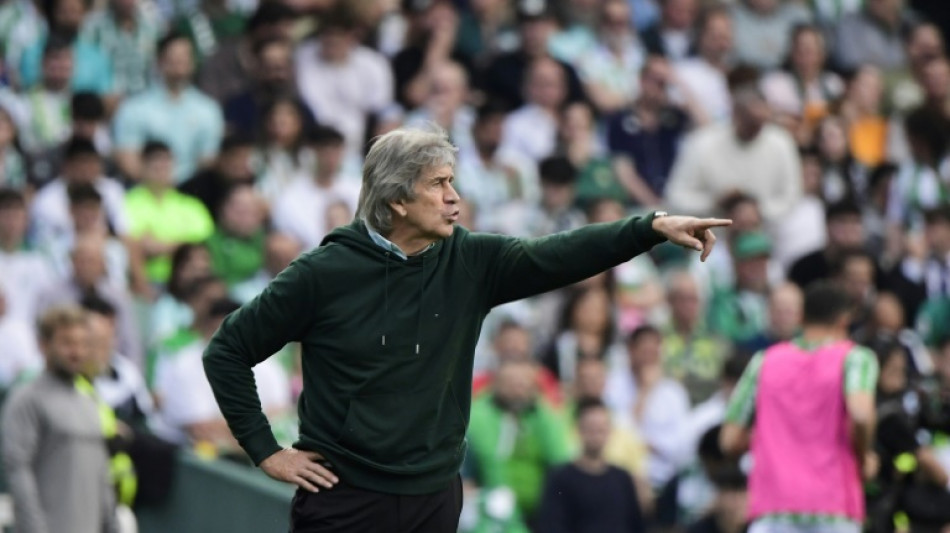 Betis vence Fiorentina (2-1) na ida da semifinal da Conference League