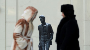 Pe&ccedil;a 'A Gaivota' de Tchekhov &eacute; encenada por atores cegos na Espanha