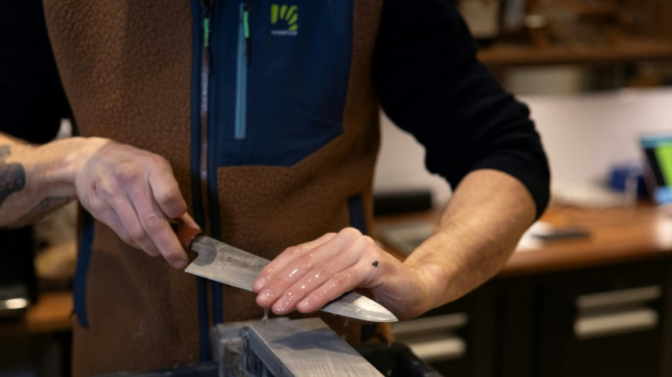 Gastronomie: les affûteurs de couteaux, des artisans aussi rares qu'indispensables