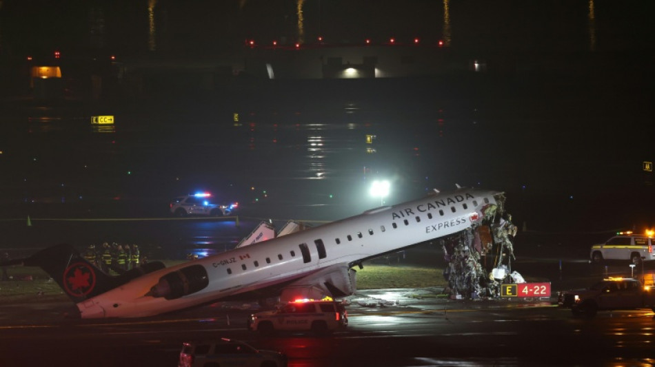 USA: l'a&eacute;roport de New York LaGuardia ferm&eacute; apr&egrave;s une collision sur une piste
