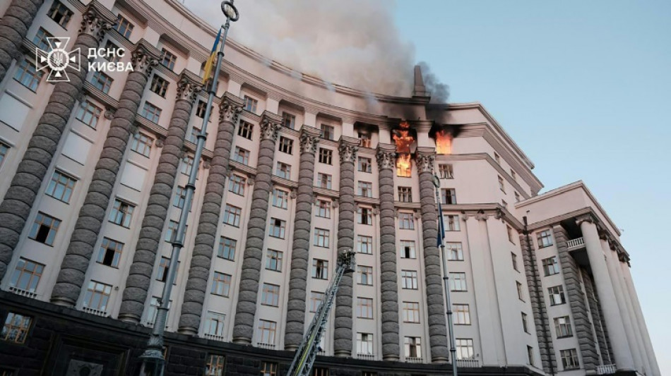 Rusia golpea la sede del gobierno de Ucrania en el mayor bombardeo de la guerra