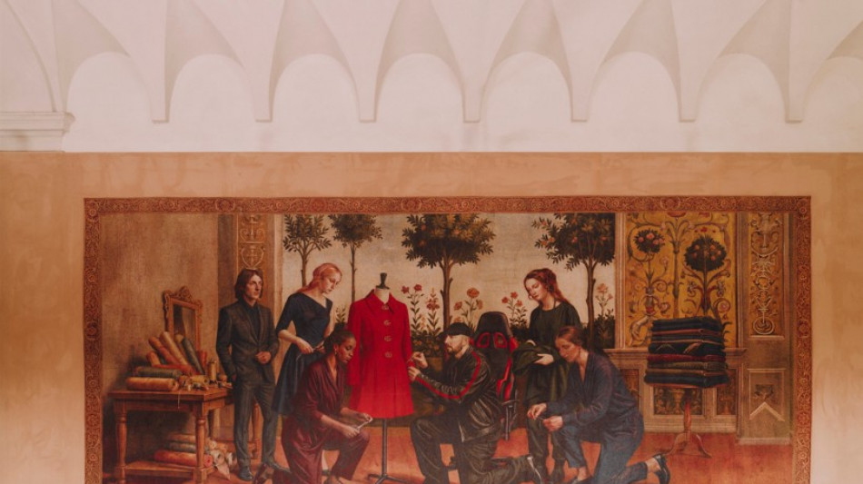 Demna trasforma in un ciclo di arazzi la memoria di Gucci