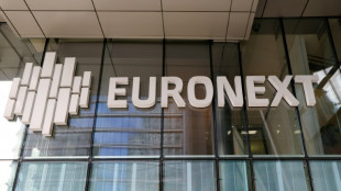 La Bourse de Paris se rel&egrave;ve un peu au terme d'une inqui&eacute;tante semaine pour les taux fran&ccedil;ais