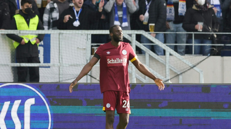 1:1 beim KSC: D&auml;mpfer f&uuml;r Schalke ohne Gazprom-Trikots