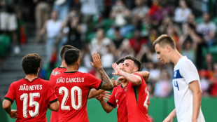 Sem CR7, Portugal vence Finl&acirc;ndia (4-2) em amistoso preparat&oacute;rio para Eurocopa