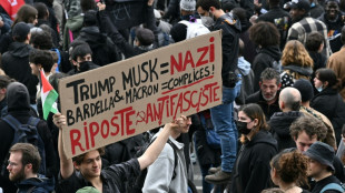 Protesto contra o racismo re&uacute;ne mais de 90 mil pessoas na Fran&ccedil;a