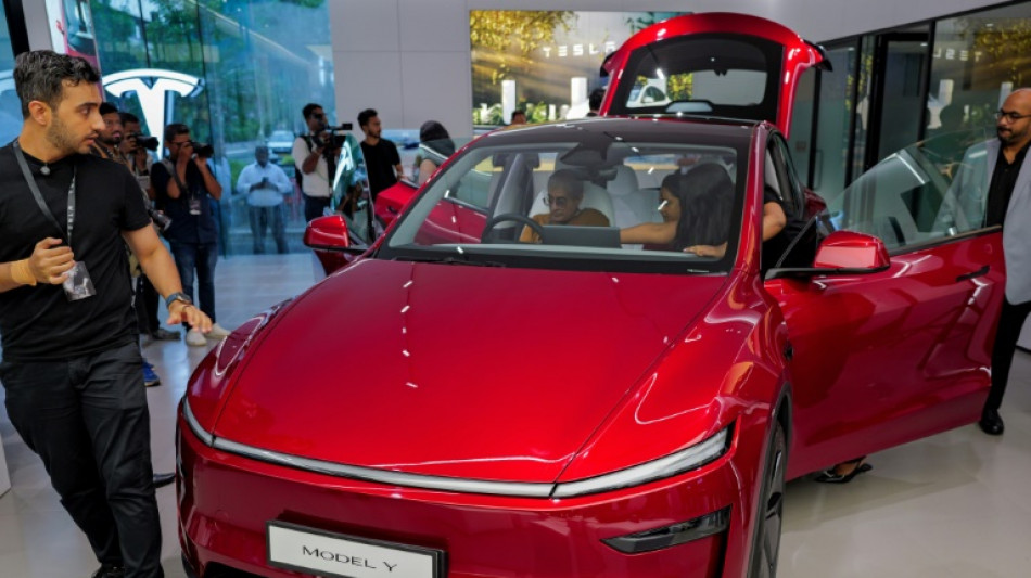 Tesla lance des versions meilleur march&eacute; des Model 3 et Model Y, Wall Street d&eacute;&ccedil;ue