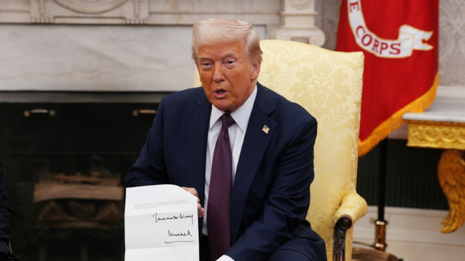 Trump dice que visitará al rey Carlos III en septiembre