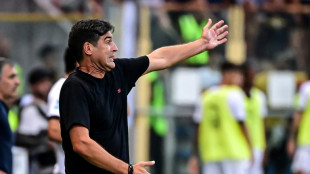 Milan decepciona e perde para o rec&eacute;m-promovido Parma