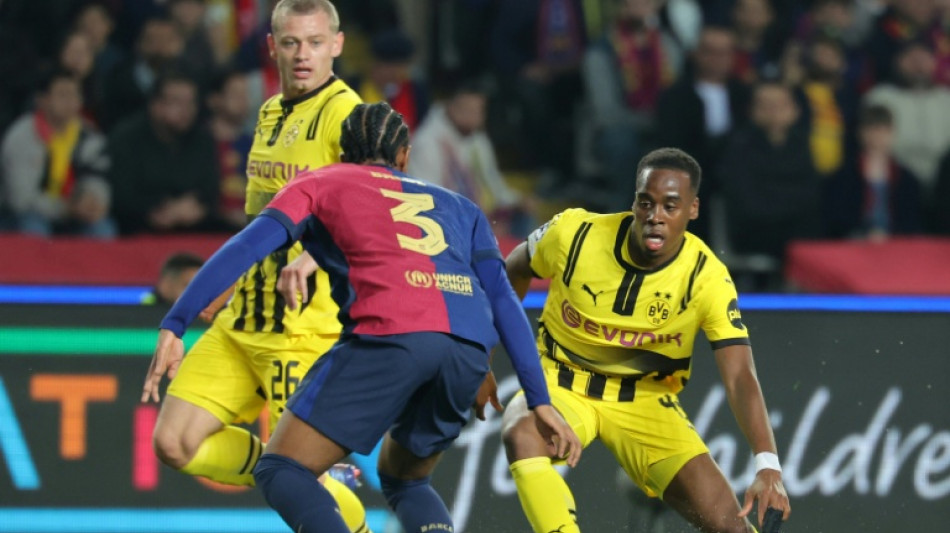 Chelsea agree deal for Dortmund's Gittens - reports