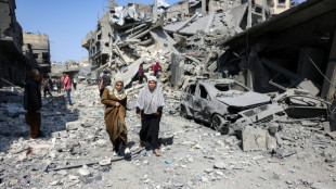 La Defensa Civil de Gaza reporta 13 muertos en bombardeos israel&iacute;es durante la noche