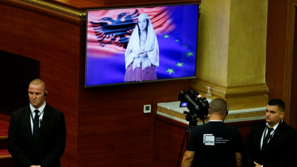 "No estoy aquí para remplazar a los humanos", asegura la ministra albanesa generada por IA