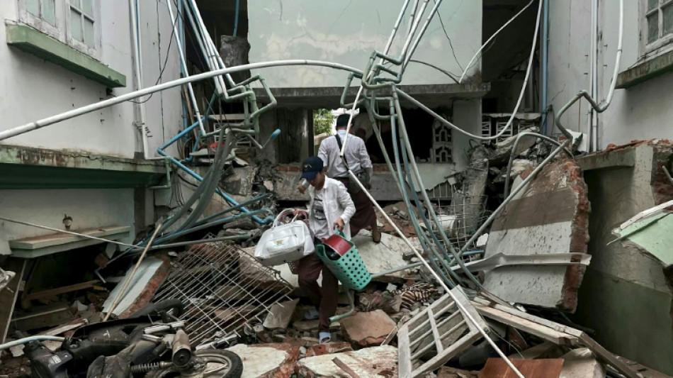 Recherches tous azimuts pour les survivants d'un séisme meurtrier en Birmanie et en Thaïlande