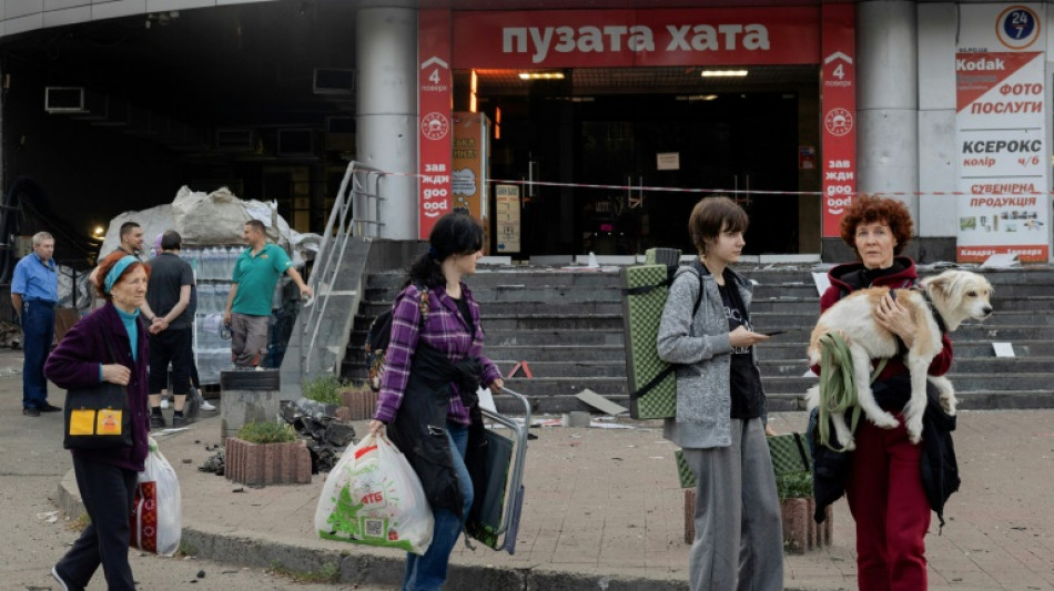 Ataques russos com drones e m&iacute;sseis deixam dois mortos em Kiev