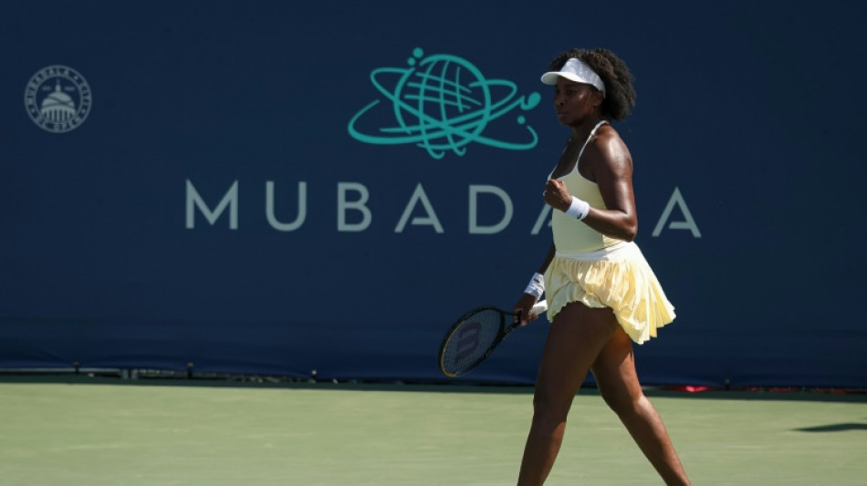 Aos 45 anos, Venus Williams retorna &agrave;s quadras com vit&oacute;ria em duplas em Washington