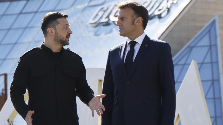 Domani sera Zelensky all'Eliseo a cena con Macron