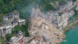 Al menos ocho muertos y m&aacute;s de 30 desaparecidos por un alud en China