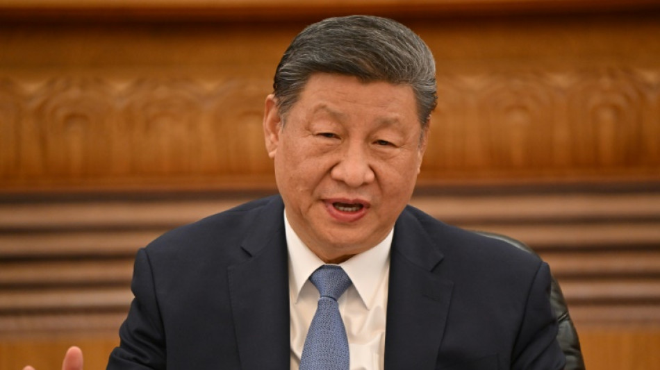 Chine: Xi Jinping appelle à "surmonter" les défis pour fabriquer des puces IA