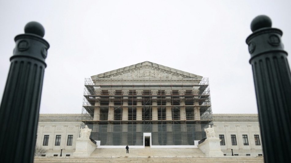 Governo dos EUA pede à Suprema Corte que permita proibição de militares trans