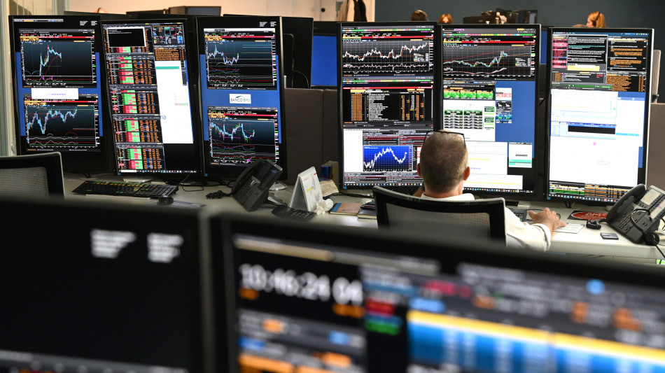 Borsa: Milano chiude in lieve rialzo con l'Europa, vola Amplifon
