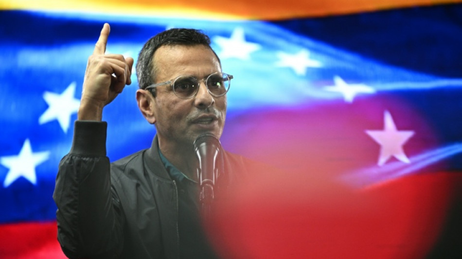 Capriles desafia boicote da oposição e disputará eleições legislativas na Venezuela