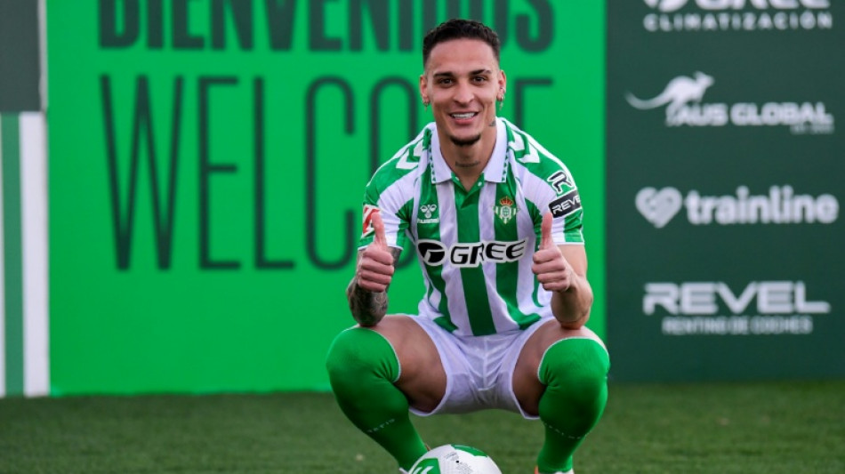 Antony tem cart&atilde;o vermelho anulado e poder&aacute; enfrentar Real Madrid