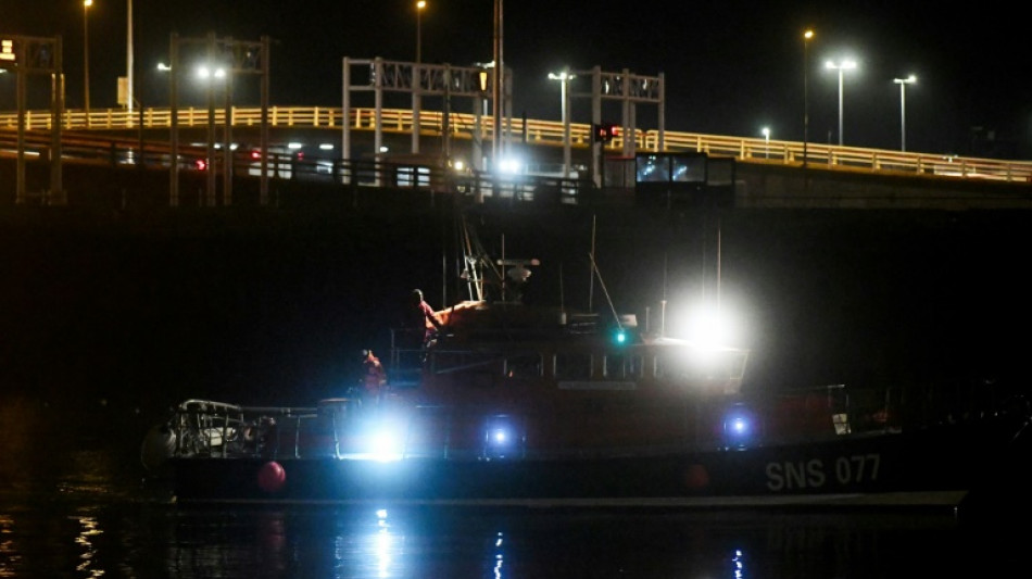 Un suspect "cl&eacute;" arr&ecirc;t&eacute; au Royaume-Uni dans l'enqu&ecirc;te sur le naufrage de migrants dans la Manche