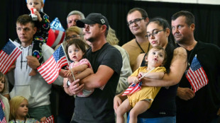 Un primer grupo de sudafricanos blancos llega a EEUU