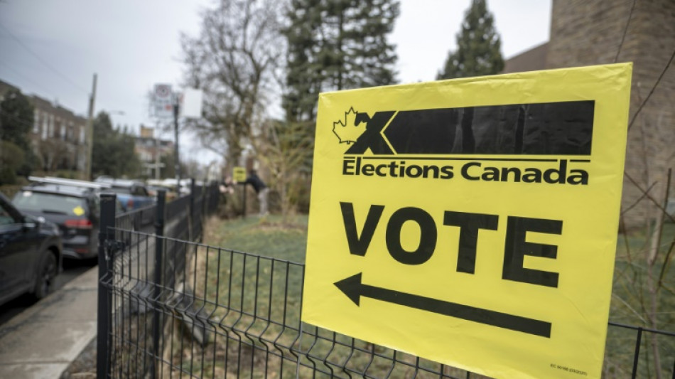 Au Canada, le Premier ministre Mark Carney toujours en tête, à une semaine d'un vote décisif