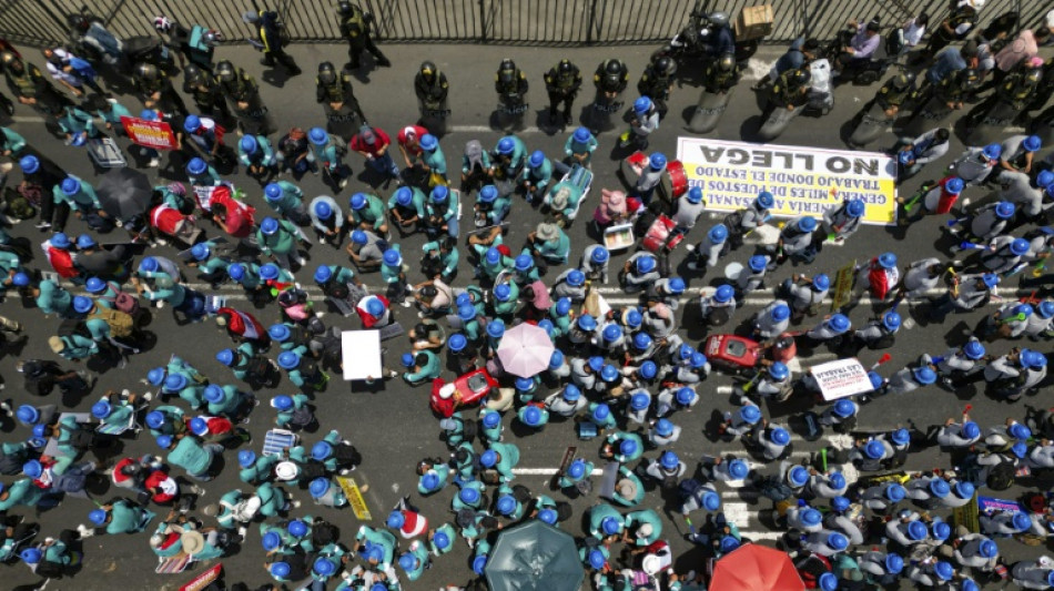 Cientos de mineros artesanales protestan en Perú contra el proceso de formalización