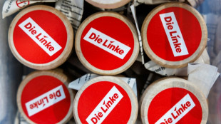 Nach Rauswurf aus Bundestag: Linken-Abgeordneter Bauer verzichtet auf Baskenm&uuml;tze