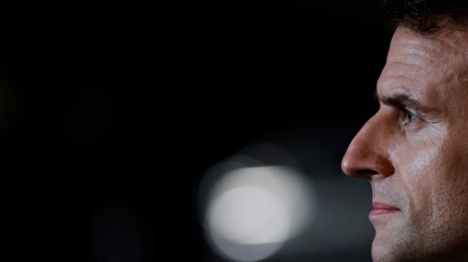 Pr&eacute;sidentielle: Macron condamn&eacute; &agrave; inventer