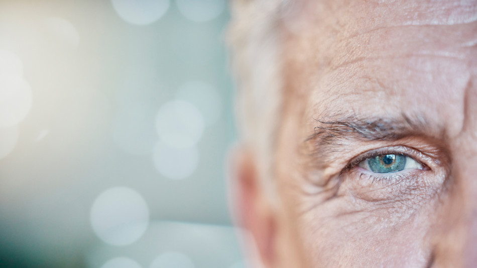 Maculopatia incurabile, due vie non invasive con luce e corrente