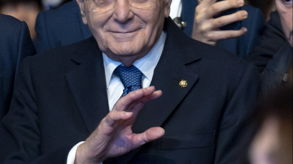 Mattarella, la natalità è un tema vitale per l'Italia