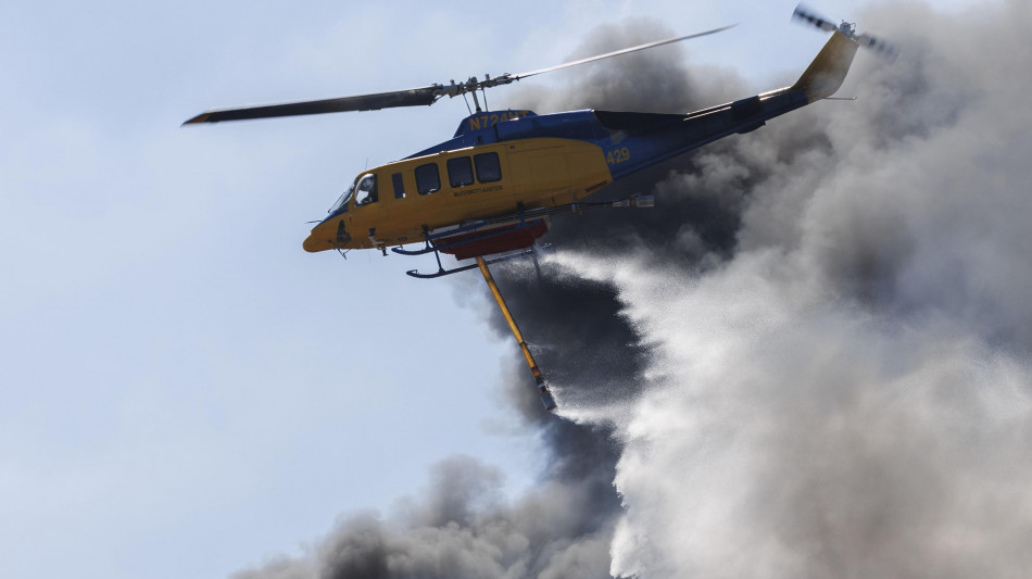 Due pompieri greci morti in un incendio boschivo a Creta