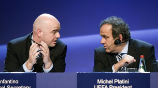 Platini processa Infantino por tr&aacute;fico de influ&ecirc;ncia e den&uacute;ncia falsa